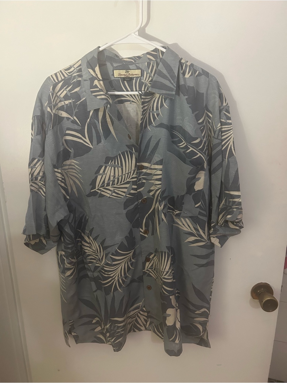 Tommy Bahama Blue and Cream Leaf-Print Silk Camp Shirt